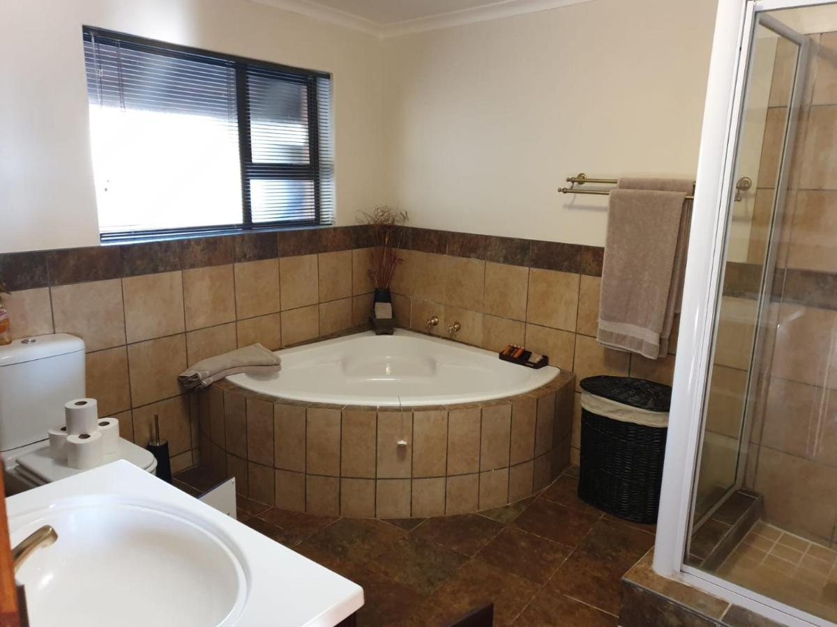 Wag N Bietjie Bush Lodge Heuningneskloof Esterno foto