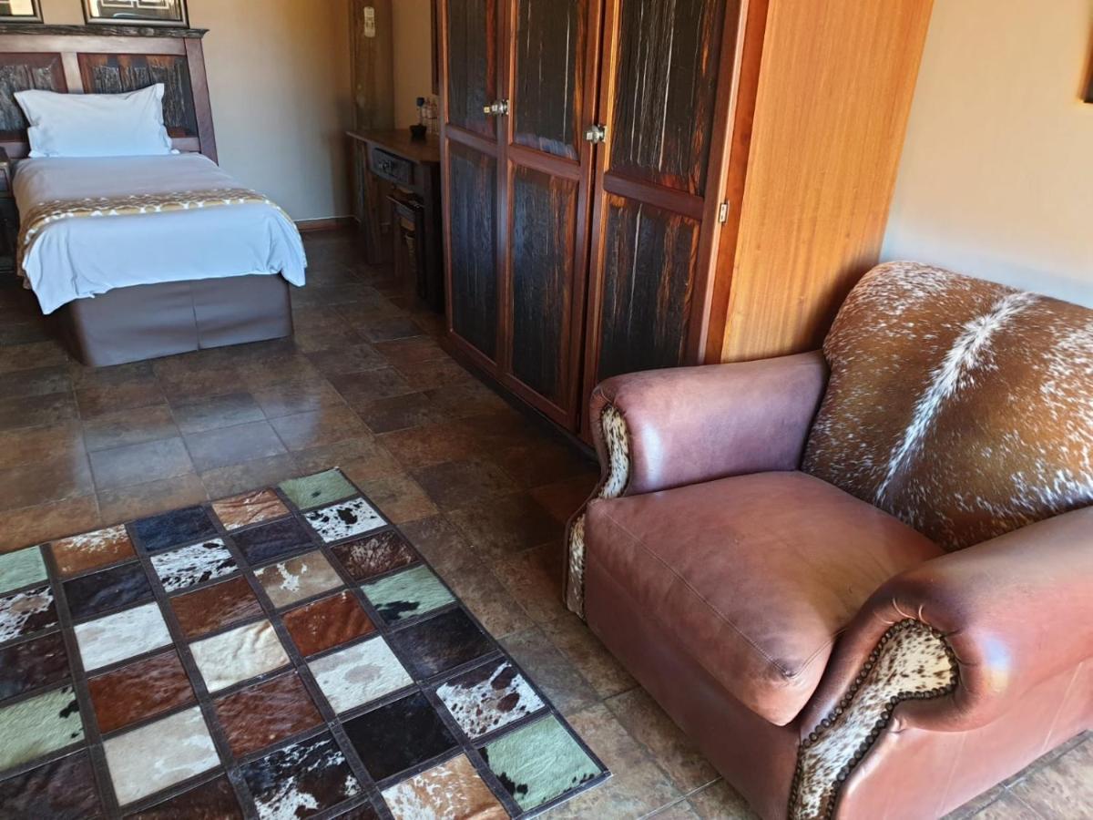 Wag N Bietjie Bush Lodge Heuningneskloof Esterno foto