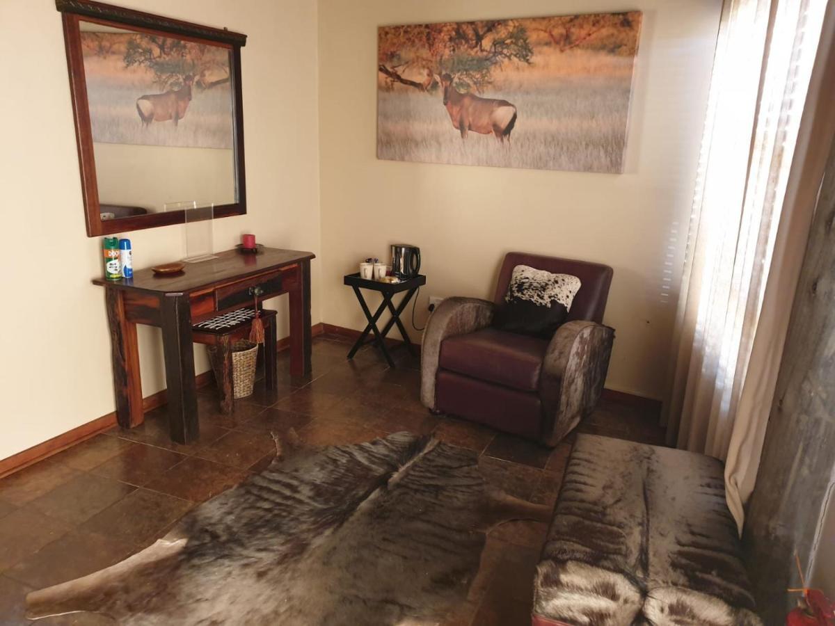 Wag N Bietjie Bush Lodge Heuningneskloof Esterno foto